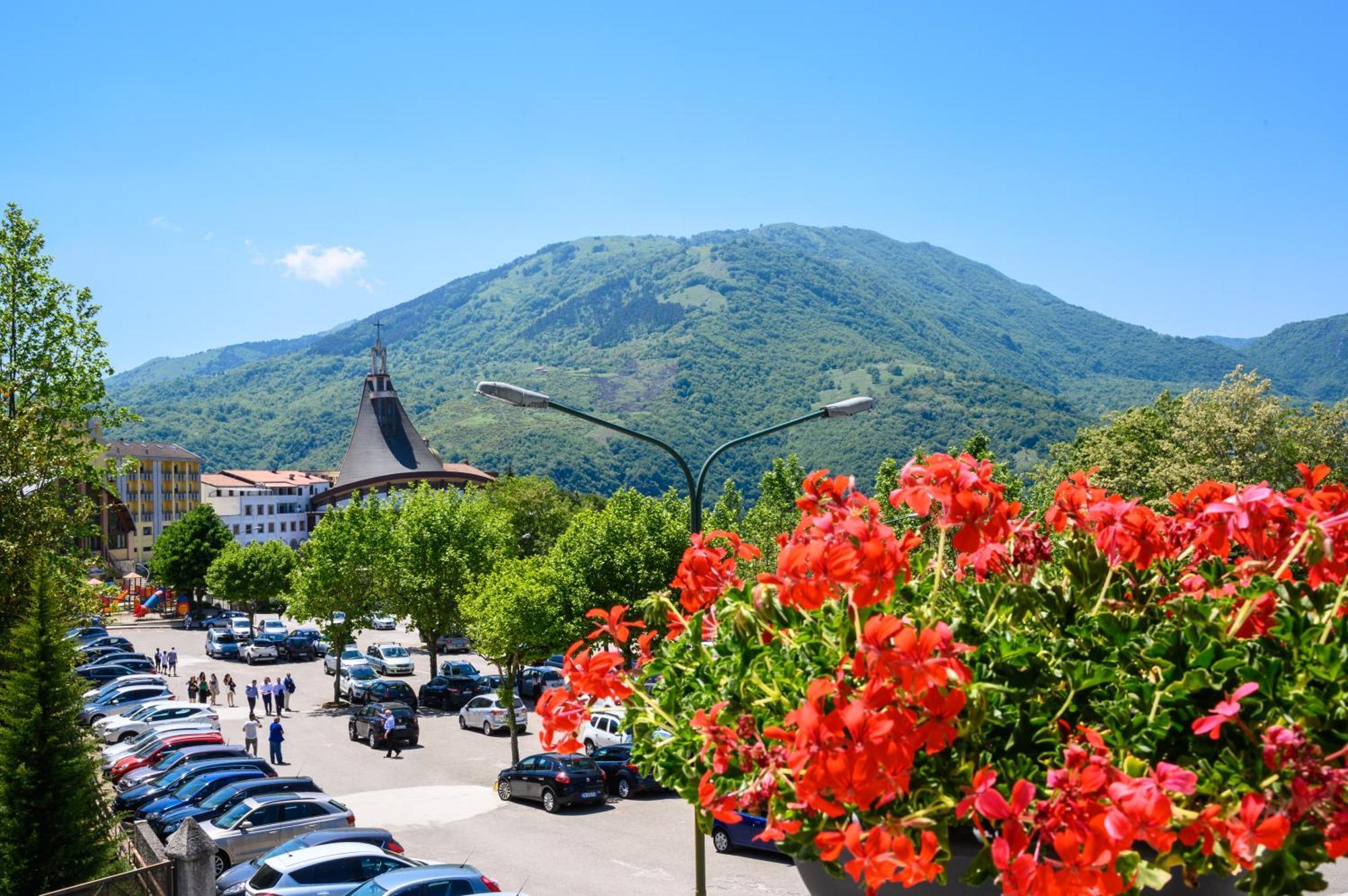 Ristorante Albergo Gerardo Di Masi Caposele Экстерьер фото